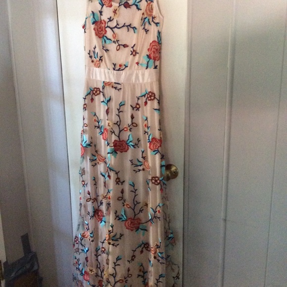 Layered Embroidered Mesh Formal/Prom Maxi Dress - Picture 1 of 5